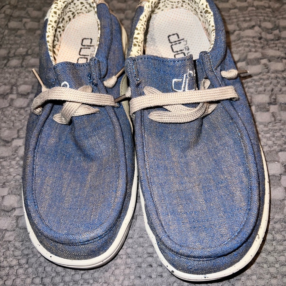 Men’s Wally Free Hey Dudes. NWOT.